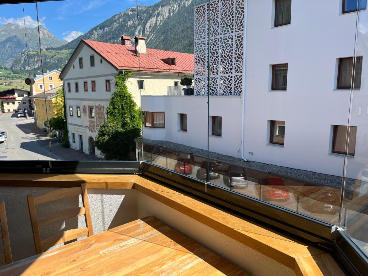Mit Wunderschoener Bergkulisse Apartment